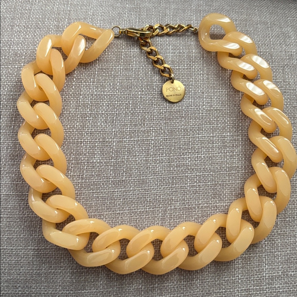 PONO resin necklace